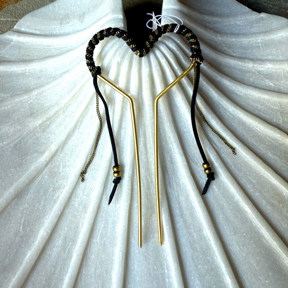 New🌟Free people-Gold and Black Heart Hair Pin - Picture 4 of 4